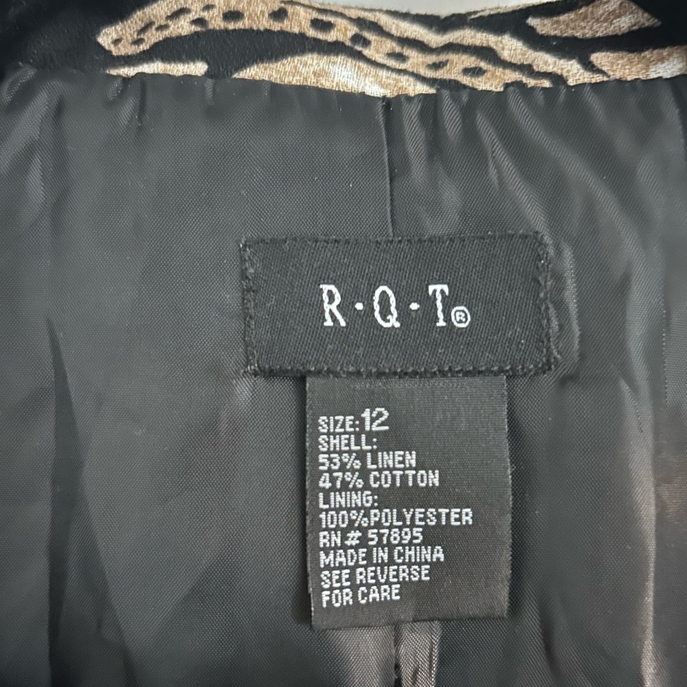 Patterned Jacket - Picture 2 of 6